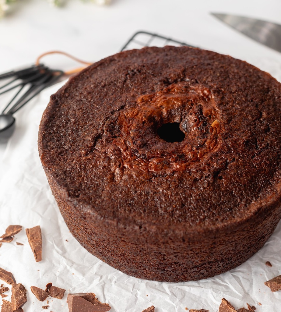 Não precisa de farinha para fazer este bolo de chocolate e coco