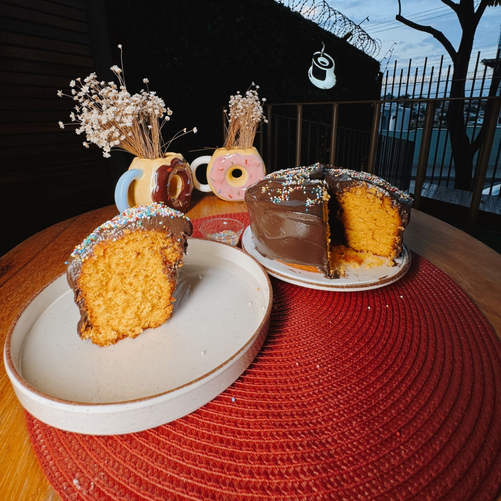 BOLO CENOURA COM BRIGADEIRO