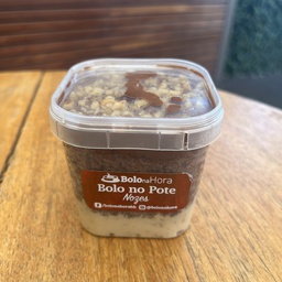 [2132] BOLO NO POTE NOZES
